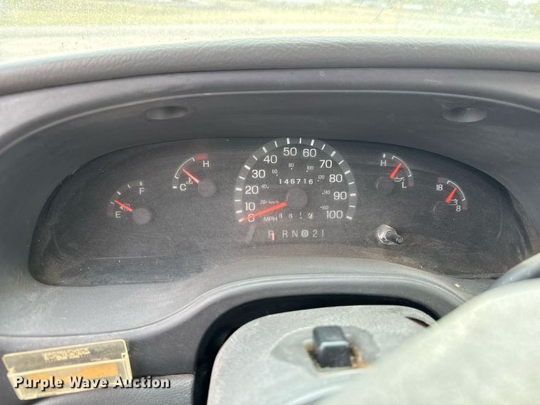 image for item MS9805 2003 Diamond PT2000 shuttle bus