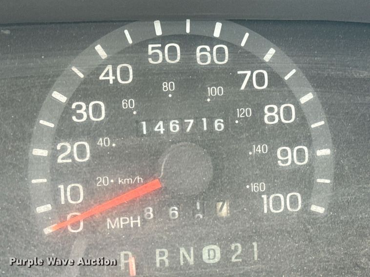 image for item MS9805 2003 Diamond PT2000 shuttle bus