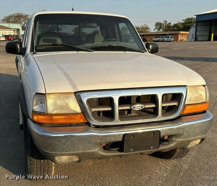 image for item MS9806 2000 Ford Ranger XLT SuperCab pickup truck