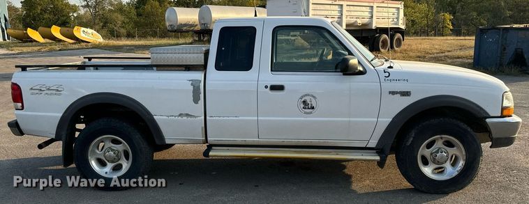 image for item MS9806 2000 Ford Ranger XLT SuperCab pickup truck