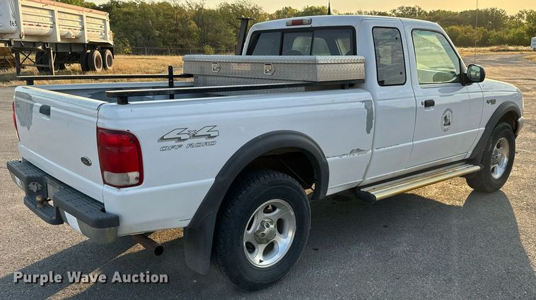 image for item MS9806 2000 Ford Ranger XLT SuperCab pickup truck