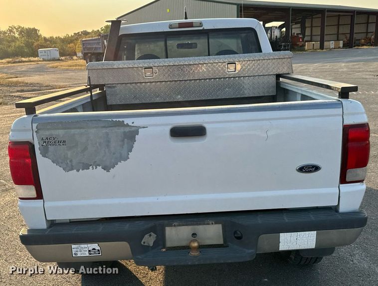 image for item MS9806 2000 Ford Ranger XLT SuperCab pickup truck