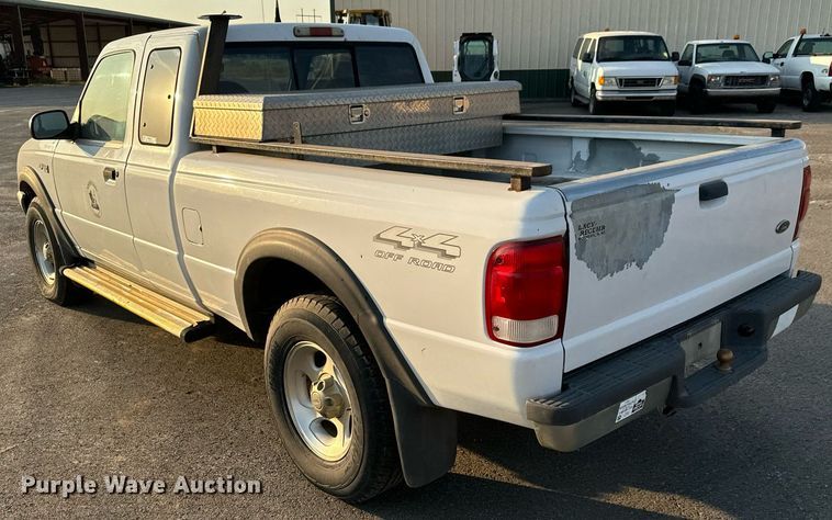 image for item MS9806 2000 Ford Ranger XLT SuperCab pickup truck