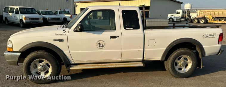 image for item MS9806 2000 Ford Ranger XLT SuperCab pickup truck