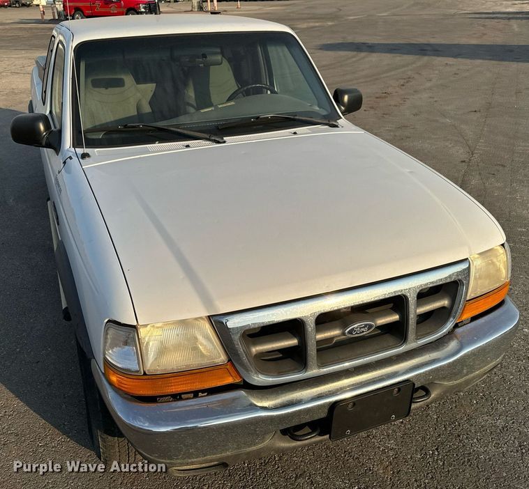 image for item MS9806 2000 Ford Ranger XLT SuperCab pickup truck