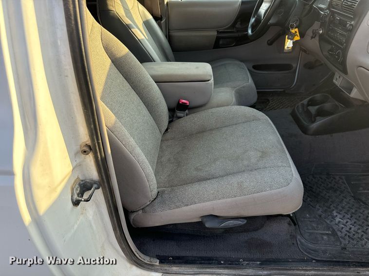 image for item MS9806 2000 Ford Ranger XLT SuperCab pickup truck