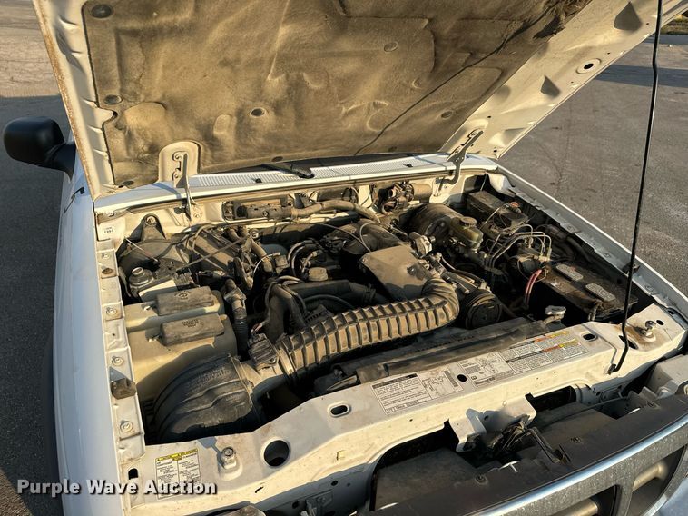 image for item MS9806 2000 Ford Ranger XLT SuperCab pickup truck