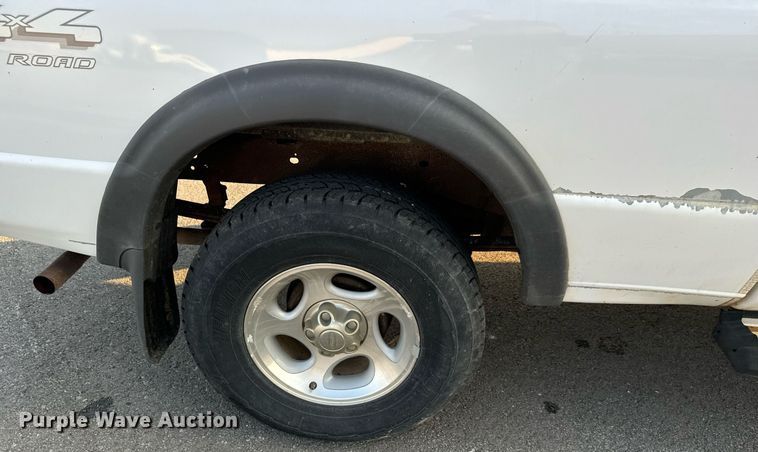 image for item MS9806 2000 Ford Ranger XLT SuperCab pickup truck