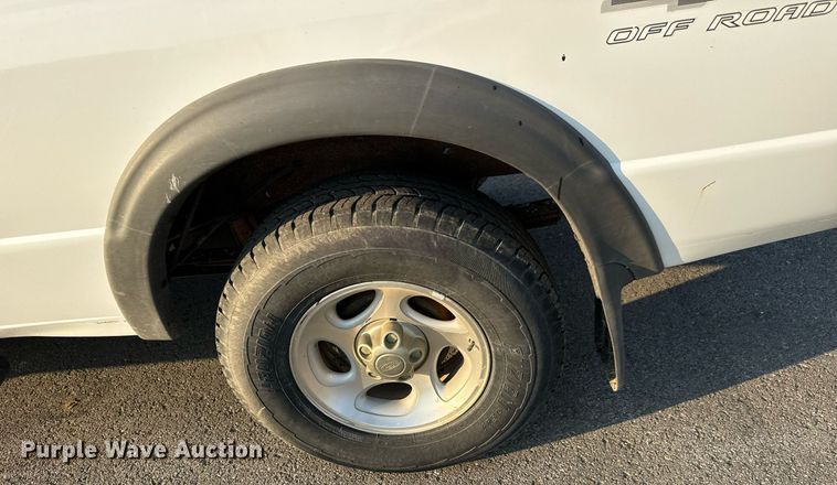 image for item MS9806 2000 Ford Ranger XLT SuperCab pickup truck