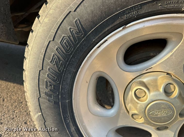 image for item MS9806 2000 Ford Ranger XLT SuperCab pickup truck