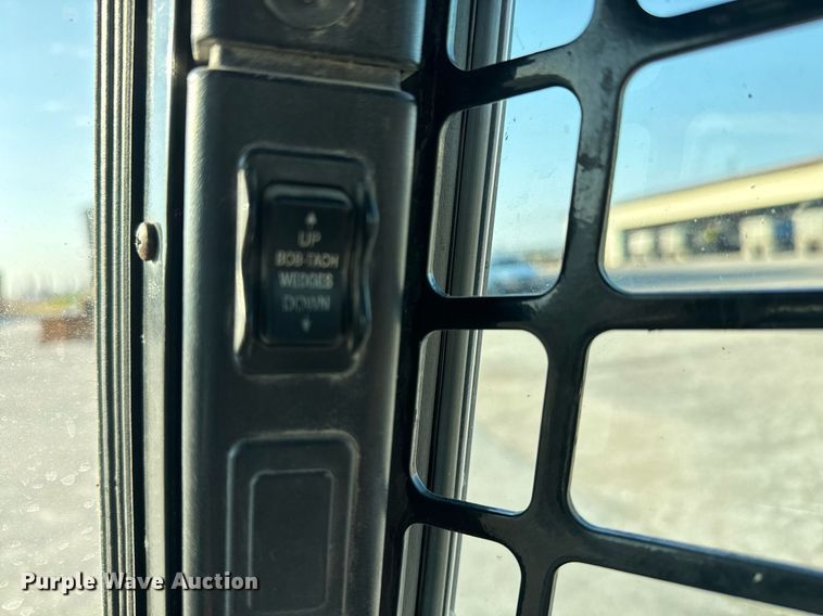 image for item MS9810 2012 Bobcat  S750 skid steer loader