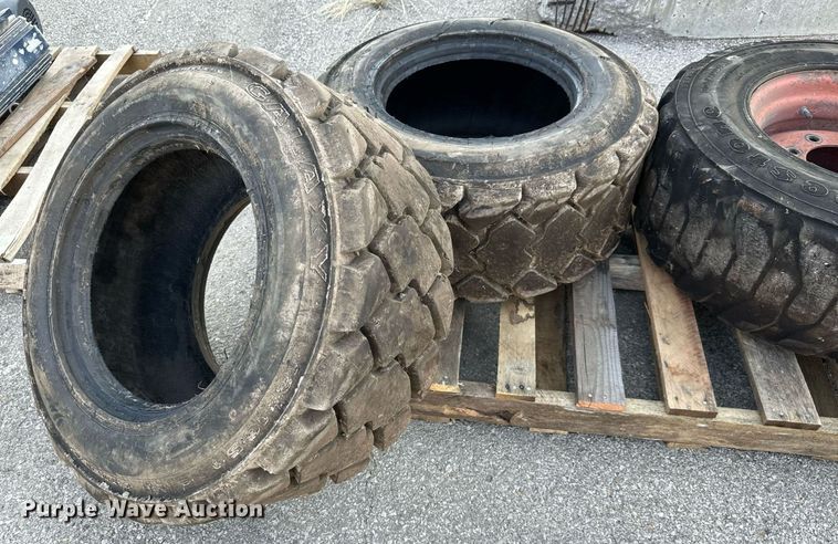 image for item MS9810 2012 Bobcat  S750 skid steer loader