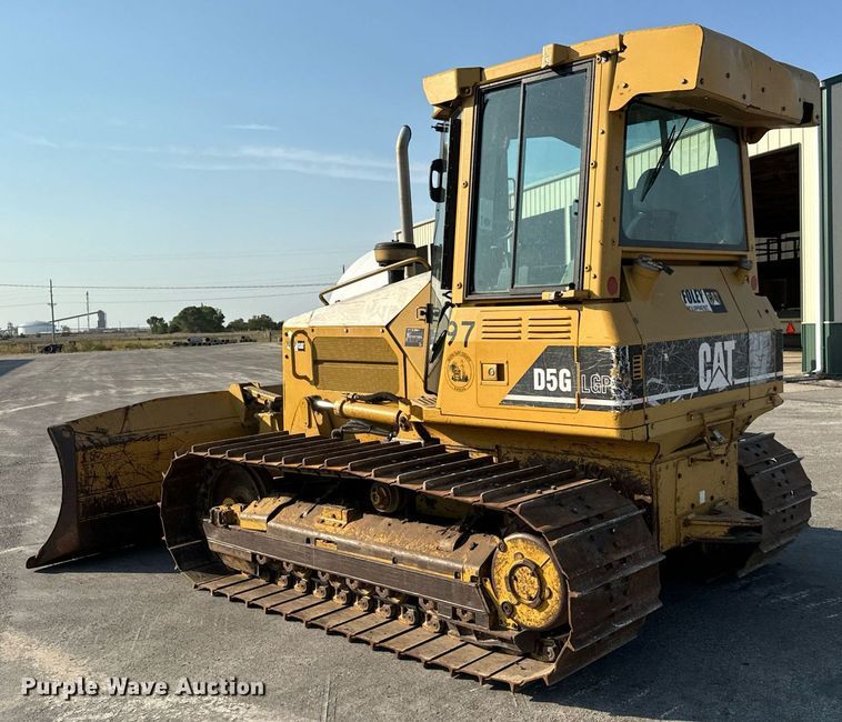 image for item MS9811 2002 Caterpillar  D5G dozer