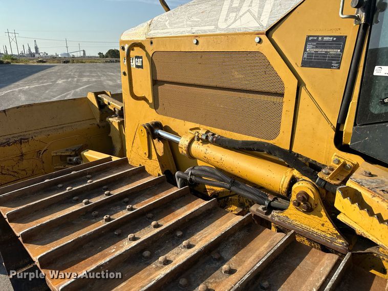 image for item MS9811 2002 Caterpillar  D5G dozer
