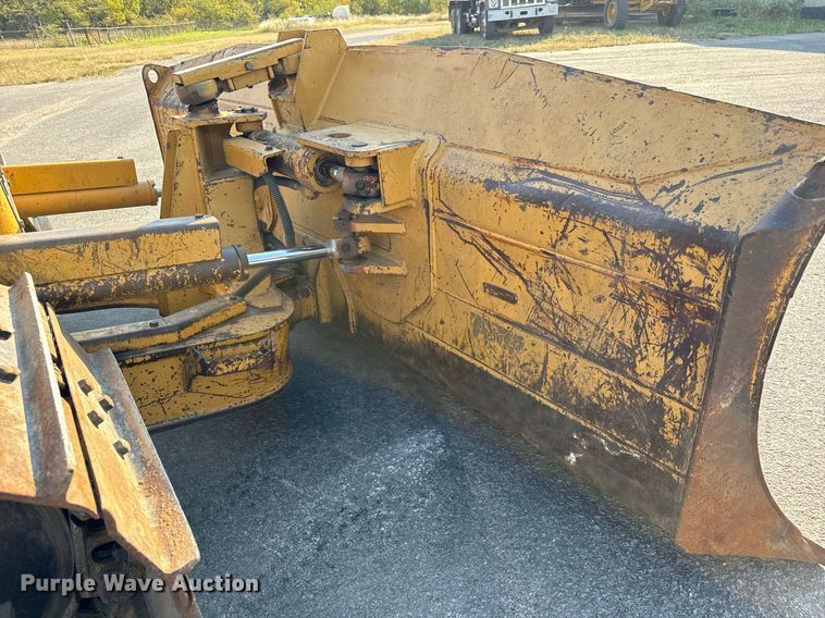 image for item MS9811 2002 Caterpillar  D5G dozer