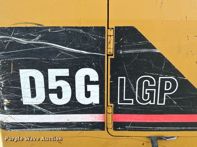 image for item MS9811 2002 Caterpillar  D5G dozer