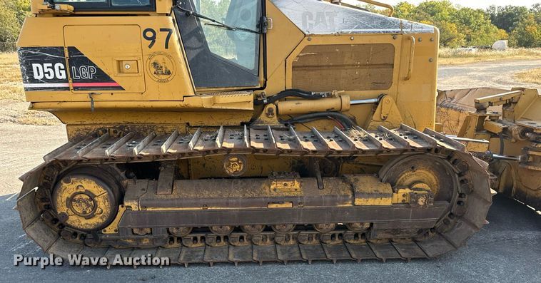 image for item MS9811 2002 Caterpillar  D5G dozer