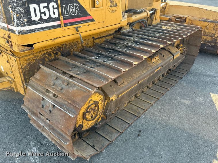 image for item MS9811 2002 Caterpillar  D5G dozer