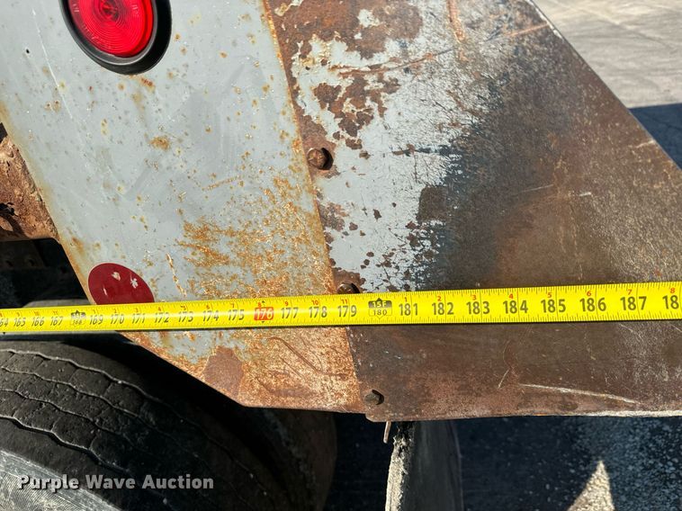 image for item MS9812 2000 International 2574 dump truck