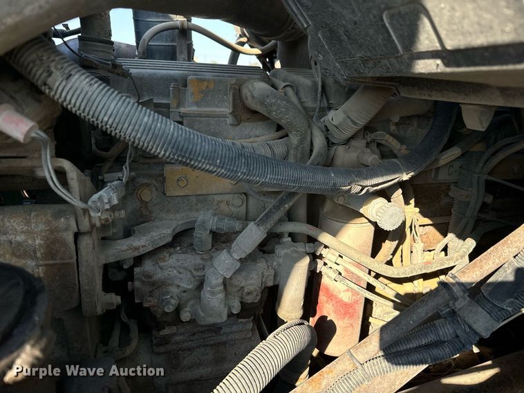 image for item MS9812 2000 International 2574 dump truck