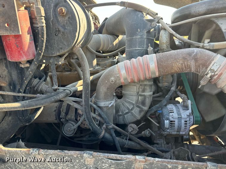 image for item MS9812 2000 International 2574 dump truck