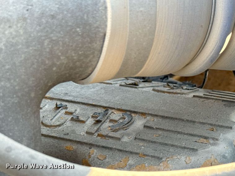 image for item MS9812 2000 International 2574 dump truck