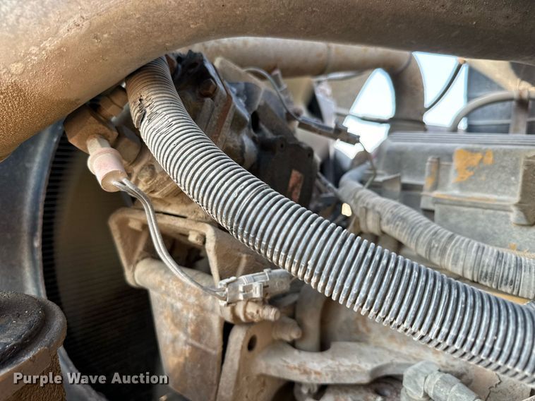 image for item MS9812 2000 International 2574 dump truck