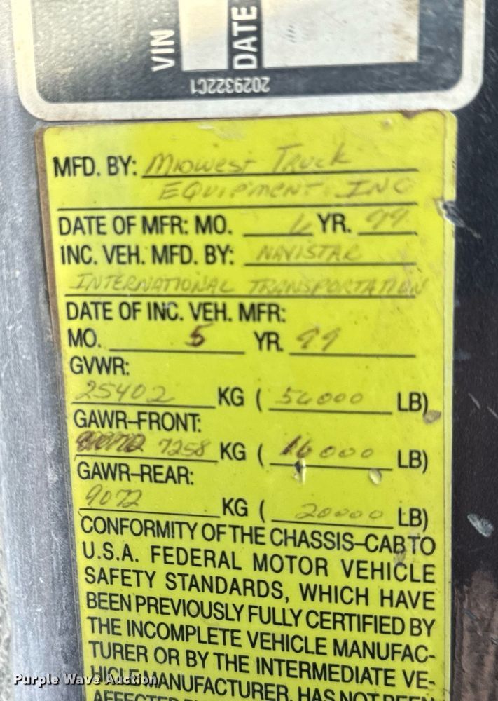 image for item MS9812 2000 International 2574 dump truck