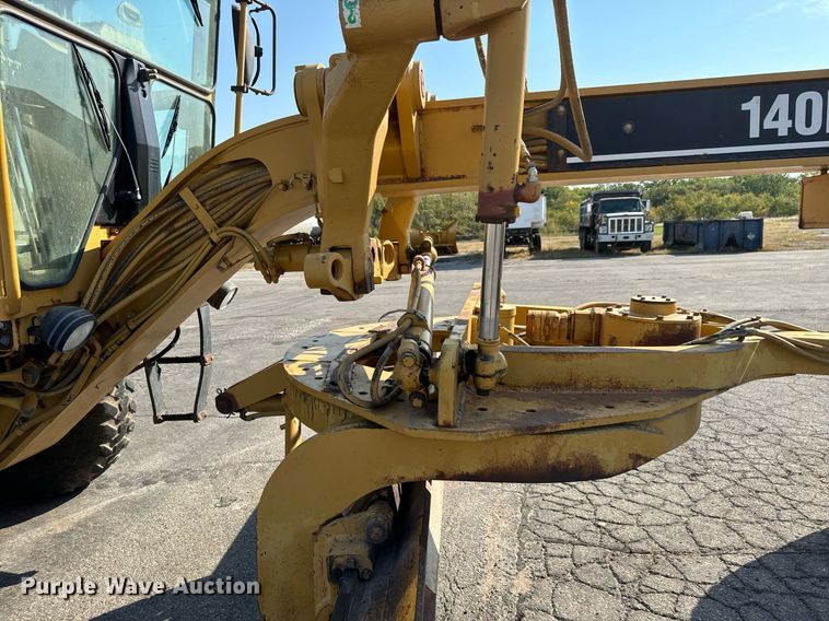 image for item MS9813 2003 Caterpillar 140H VHP Plus motor grader
