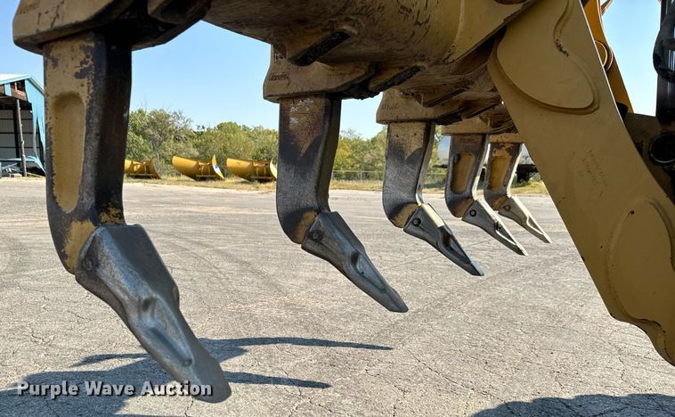 image for item MS9813 2003 Caterpillar 140H VHP Plus motor grader