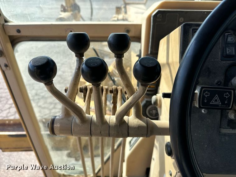 image for item MS9813 2003 Caterpillar 140H VHP Plus motor grader