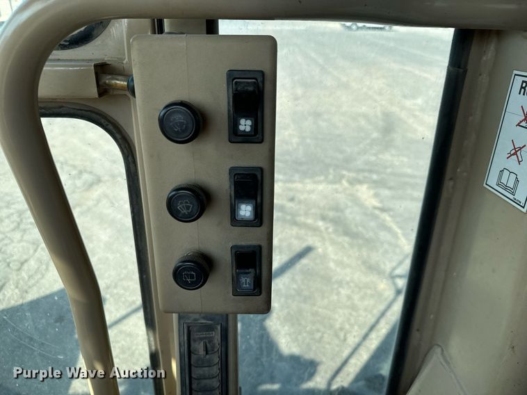 image for item MS9813 2003 Caterpillar 140H VHP Plus motor grader