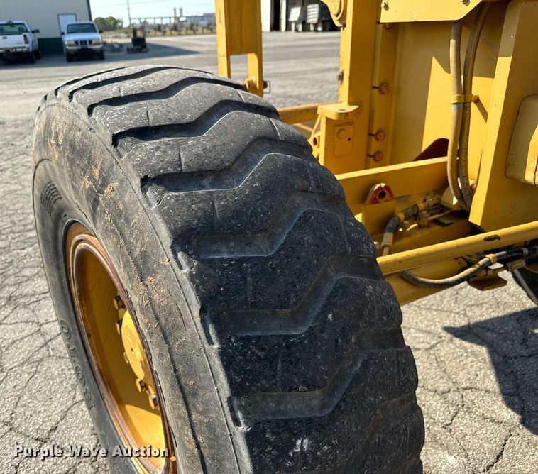 image for item MS9813 2003 Caterpillar 140H VHP Plus motor grader