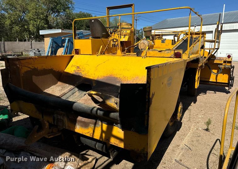 image for item MV9233 Koehring SPK-H chip spreader