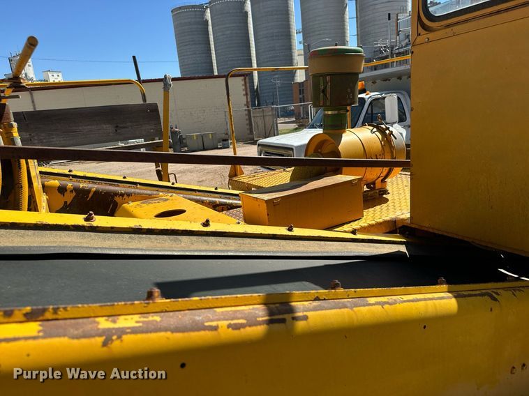 image for item MV9233 Koehring SPK-H chip spreader