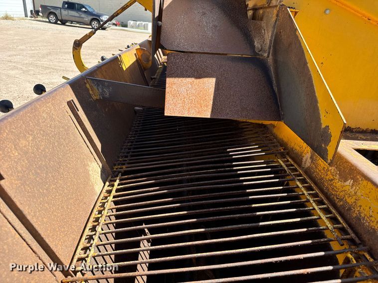 image for item MV9233 Koehring SPK-H chip spreader