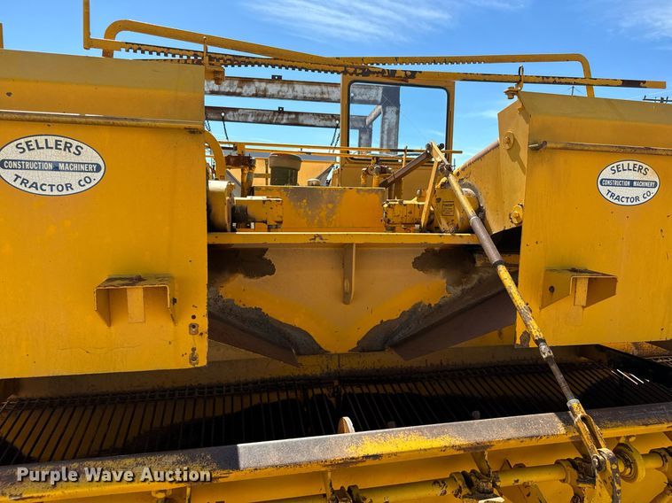 image for item MV9233 Koehring SPK-H chip spreader