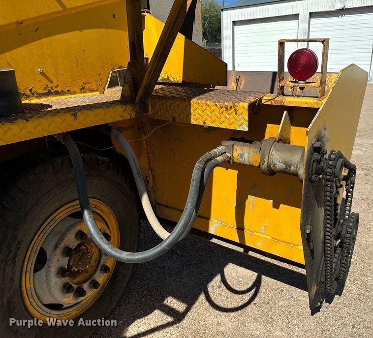 image for item MV9233 Koehring SPK-H chip spreader