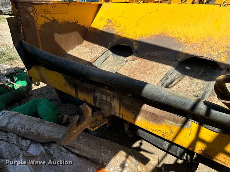 image for item MV9233 Koehring SPK-H chip spreader