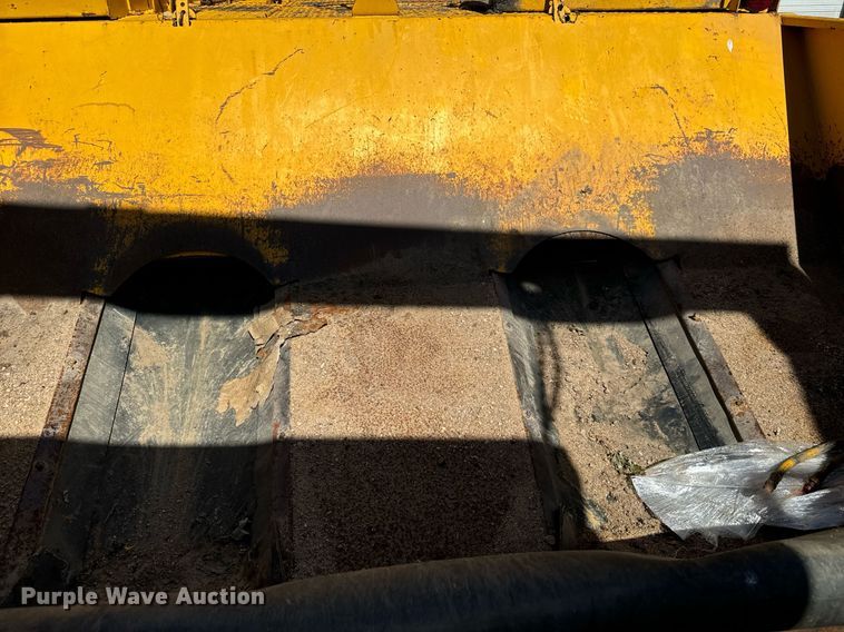 image for item MV9233 Koehring SPK-H chip spreader