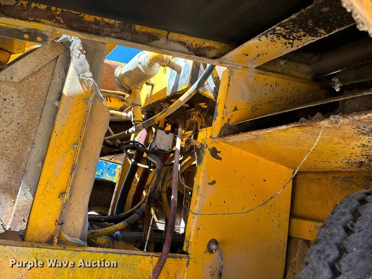 image for item MV9233 Koehring SPK-H chip spreader