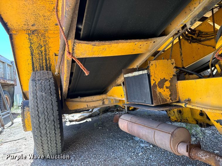 image for item MV9233 Koehring SPK-H chip spreader