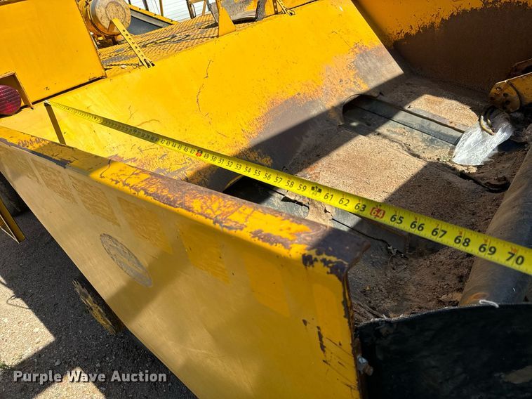 image for item MV9233 Koehring SPK-H chip spreader