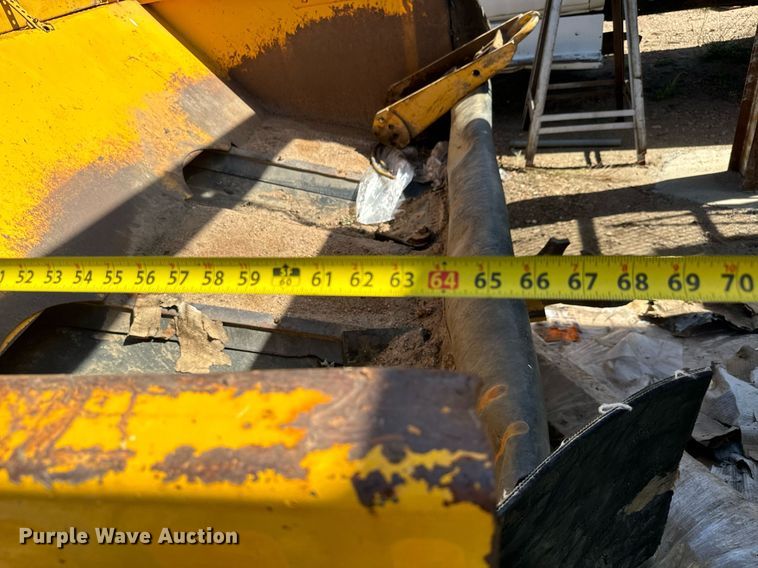 image for item MV9233 Koehring SPK-H chip spreader