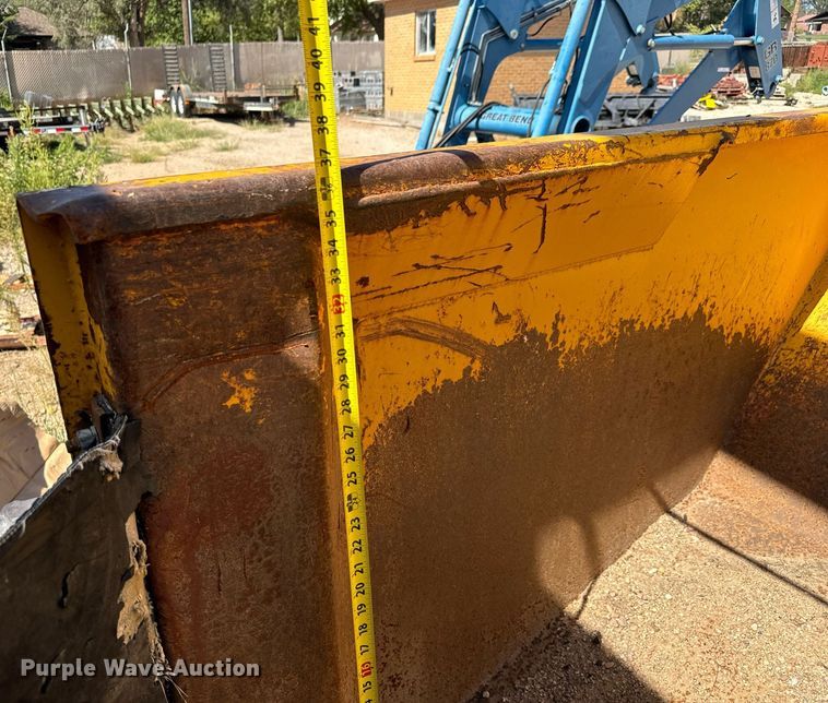 image for item MV9233 Koehring SPK-H chip spreader