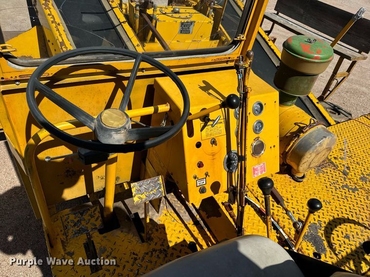 image for item MV9233 Koehring SPK-H chip spreader