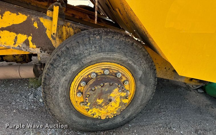 image for item MV9233 Koehring SPK-H chip spreader