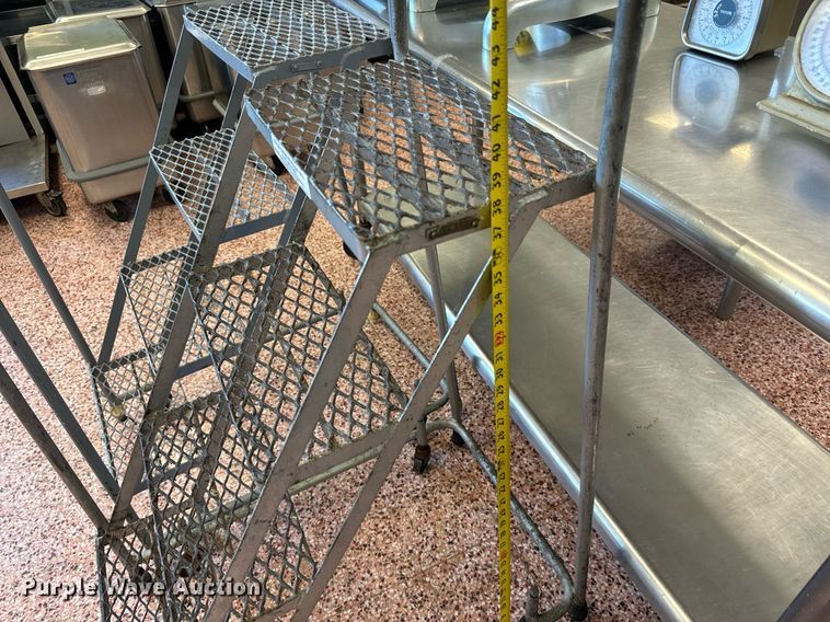 image for item MV9274 Restaurant equipment 