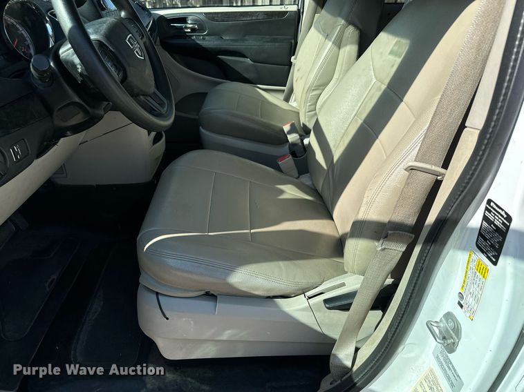 image for item MV9280 2015 Dodge Grand Caravan handicap accessible van