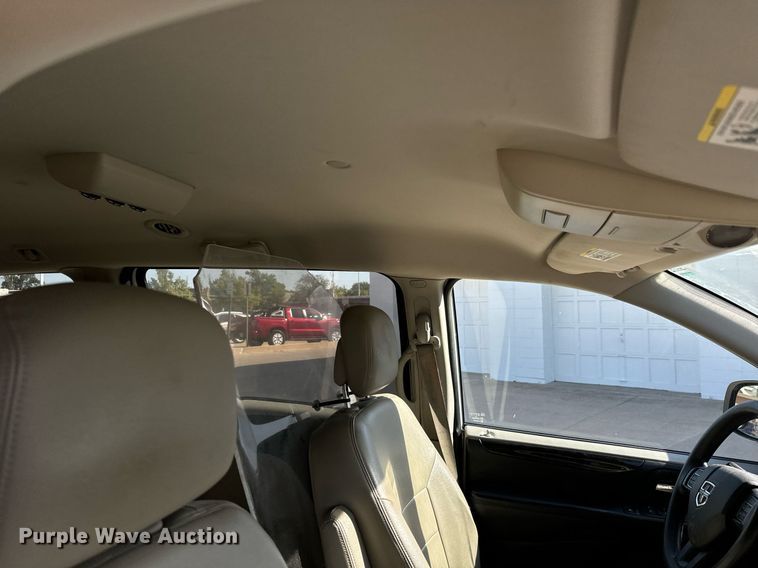 image for item MV9280 2015 Dodge Grand Caravan handicap accessible van